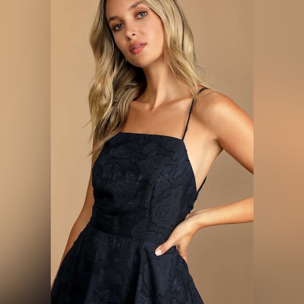 Lulu's Loving Celebration Navy Floral Lace-Up Tiered Maxi Dress Size XL - Picture 12 of 13